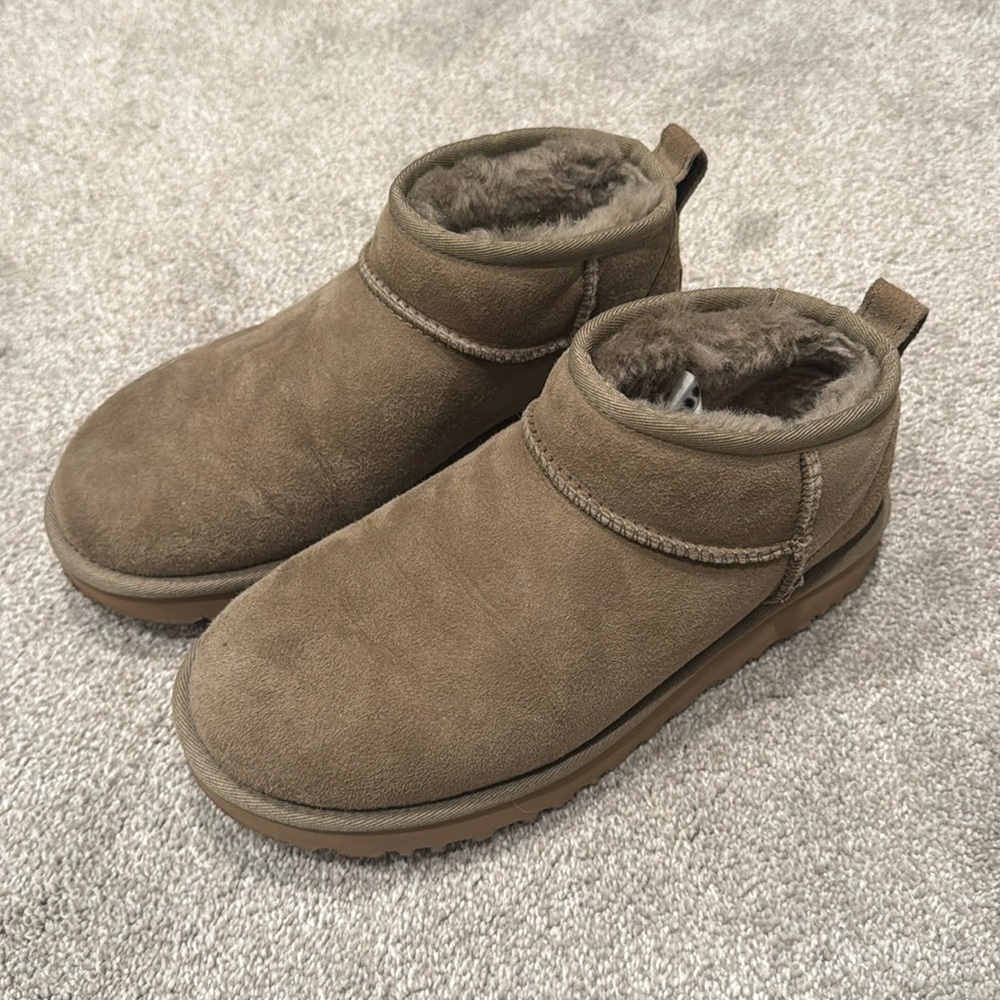 🤎 UGG CLASSIC ULTRA MINI BOOT-- ANTELOPE COLOR!